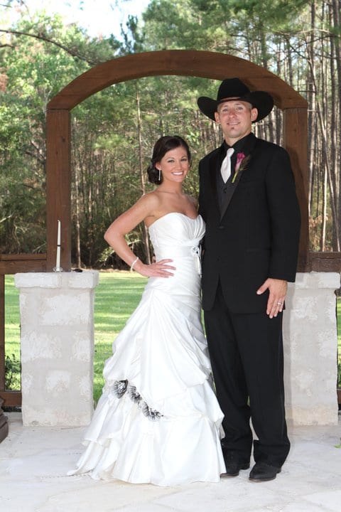 Every wedding photo booth should have great poses